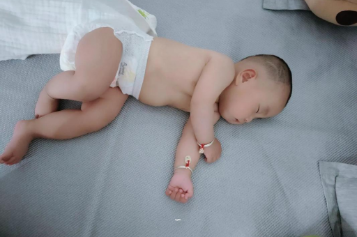 肥城宝宝肠胀气的症状